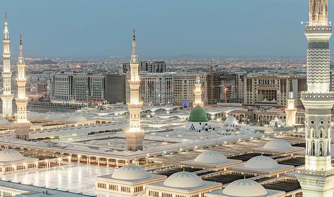 Experience the Blessing of Giving in the Holy City with EasyHadya